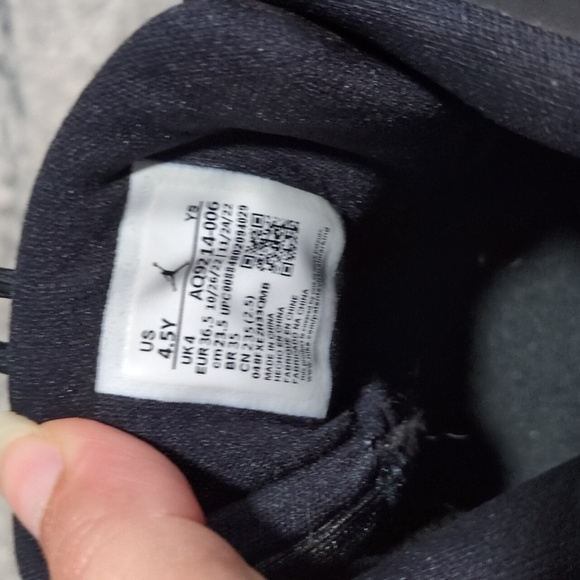 Jordan Max Aura 4 Boys Sz 4.5​ - Picture 6 of 6